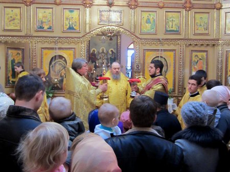 Божественная литургия в Свято-Георгиевском храме города Георгиевска
