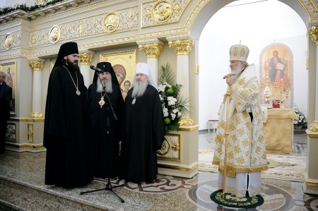 Епископ Гедеон на освящении Спасского собора Пятигорска
