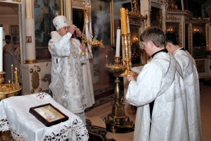 В Рождественский сочельник епископ Гедеон совершил Литургию святителя Василия Великого в Никольском соборе г. Георгиевска