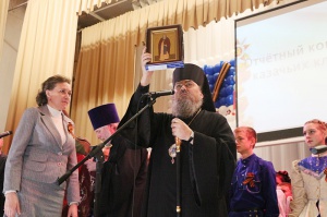 Епископ Гедеон побывал на отчетном концерте казачьих классов школы станицы Лысогорской