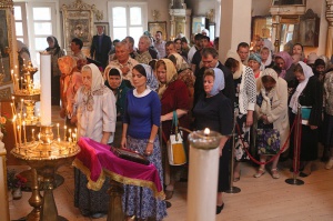 Архиерейская литургия в праздник Воздвижения Креста Господня