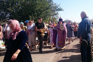 В селе Арзгир прошел многолюдный Крестный ход