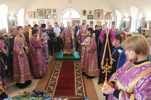 Первая архиерейская литургия в новом храме села Ачикулак