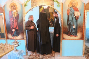 Епископ Гедеон посетил молитвенный дом в селе Кара-Тюбе