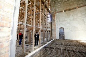 Архиерей проинспектировал ход строительных работ на главных объектах Георгиевской епархии