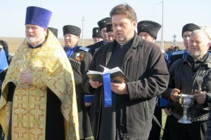 При въезде  в станицу Лысогорскую освящен поклонный крест