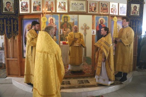 Архиерейская литургия в Покровском храме села Северного