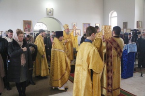 Архиерейская литургия в Покровском храме села Северного