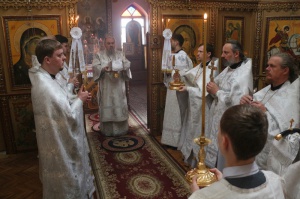 В Великую субботу епископ Гедеон совершил Литургию в Георгиевском храме Георгиевска