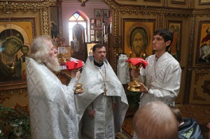 В Великую субботу епископ Гедеон совершил Литургию в Георгиевском храме Георгиевска