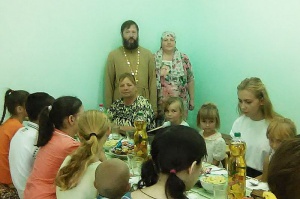 Благотворительный обед для клиентов социального центра состоялся в Нефтекумске