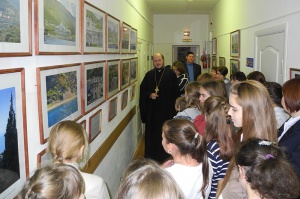 В художественной школе города Будённовска открылась фотовыставка «Благословенный Афон»