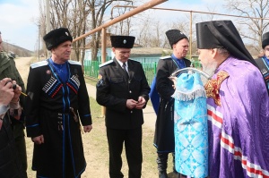 Епископ Гедеон совершил Литургию в храме хутора Жуковского
