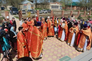 Епископ Гедеон совершил Литургию в Никольском храме села Ачикулак