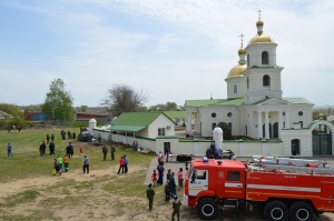 Детский пасхальный казачий праздник прошёл у храма села Новоселицкого