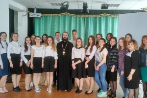 Школьники узнали о православных святых, прославленных за подвиги милосердия