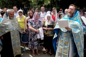 В Будённовске состоялся Крестный ход с местночтимой Свято-Крестовской иконой Божией Матери