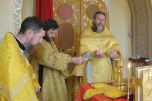 В храм села Петропавловского назначен новый настоятель