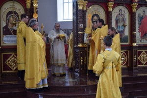 В праздник Рождества Иоанна Крестителя епископ Гедеон совершил Литургию в Георгиевском соборе