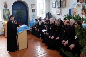 Духовенство Георгиевского округа исповедалось и обсудило пути решения насущных вопросов приходской и епархиальной жизни