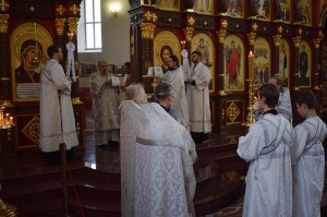 Епископ Гедеон возглавил богослужения Рождественского сочельника