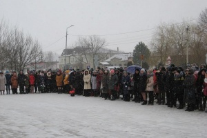 Священник принял участие в митинге по случаю 75-летия освобождения села Новоселицкого от фашистов