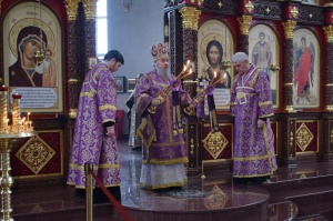 Епископ Гедеон возглавил заупокойные богослужения в Георгиевском соборе