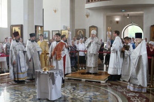 Епископ Гедеон возглавил заупокойные богослужения Троицкой родительской субботы