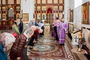 Епископ Гедеон возглавил всенощное бдение праздника Крестовоздвижения