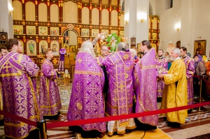 Епископ Гедеон возглавил всенощное бдение праздника Крестовоздвижения