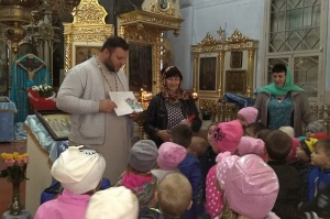 В храм села Покойного пришли детсадовцы, воспитатели и педагоги