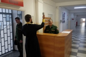 Священник освятил помещения штаба 78-й бригады МТО