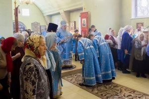 В праздник Введения во храм Пресвятой Богородицы епископ Гедеон совершил Литургию в Ильинском храме города Будённовска