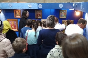 Воспитанники воскресной группы осмотрели в районном краеведческом музее выставку «Перезвон талантов»