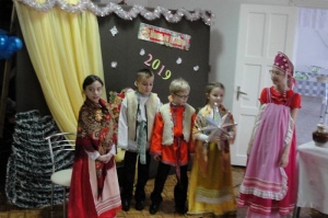 Воспитанники воскресной группы показали детдомовцам спектакль «Морозко»