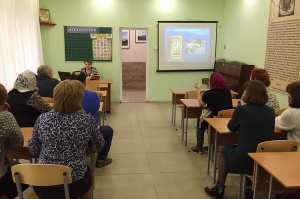 Новый директор православной начальной школы знакомится с педагогами и вникает в курс дел