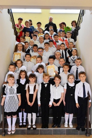Завершился учебный год в Свято-Сергиевской православной начальной школе и Свято-Алексиевском детском развивающем центре