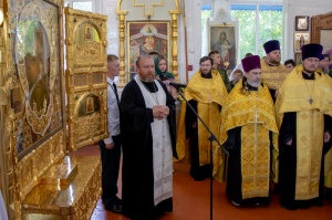 Епископ Гедеон совершил молебен перед чтимой иконой «Спас Нерукотворный», принесённой в Будённовск