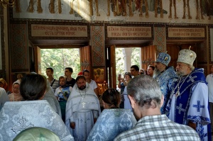 Епископ Гедеон возглавил Литургию в Покровском храме посёлка Нижняя Ореанда