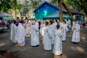 В праздник Преображения Господня епископ Гедеон совершил Литургию на территории епархиального детского летнего лагеря «Радуга»