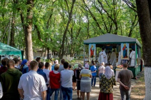 В праздник Преображения Господня епископ Гедеон совершил Литургию на территории епархиального детского летнего лагеря «Радуга»