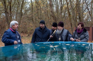 Епископ Гедеон осмотрел территорию святого источника в посёлке Новокумском