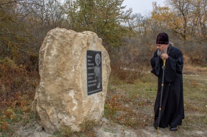 Епископ Гедеон осмотрел территорию святого источника в посёлке Новокумском