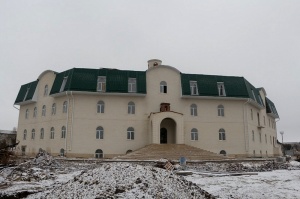 Епископ Гедеон проинспектировал ход строительства здания духовно-культурного центра Георгиевской епархии