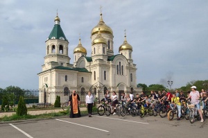 Велопробег посвятили памяти святого князя Александра Невского и героев Великой Отечественной войны