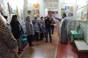 Священник посетил больницу, Дом детского творчества, детский сад и отделение ГИБДД