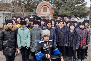 Солдато-Александровские казаки почтили память своих предков, пострадавших от советской власти