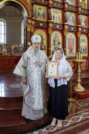 Епископ Гедеон возглавил всенощное бдение в Георгиевском соборе города Георгиевска и наградил мирян архиерейскими наградами
