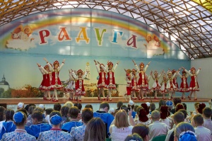 На Архиерейском подворье в станице Незлобной прошёл VII Епархиальный казачий фестиваль песни и танца «Играй, гармонь казачья!»