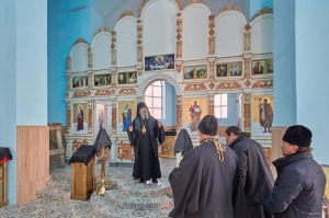 Епископ Гедеон ознакомился с ходом строительства храма в селе Солдато-Александровском